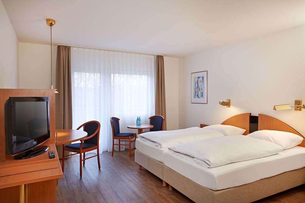 H+ Hotel Wiesbaden Niedernhausen Rom bilde