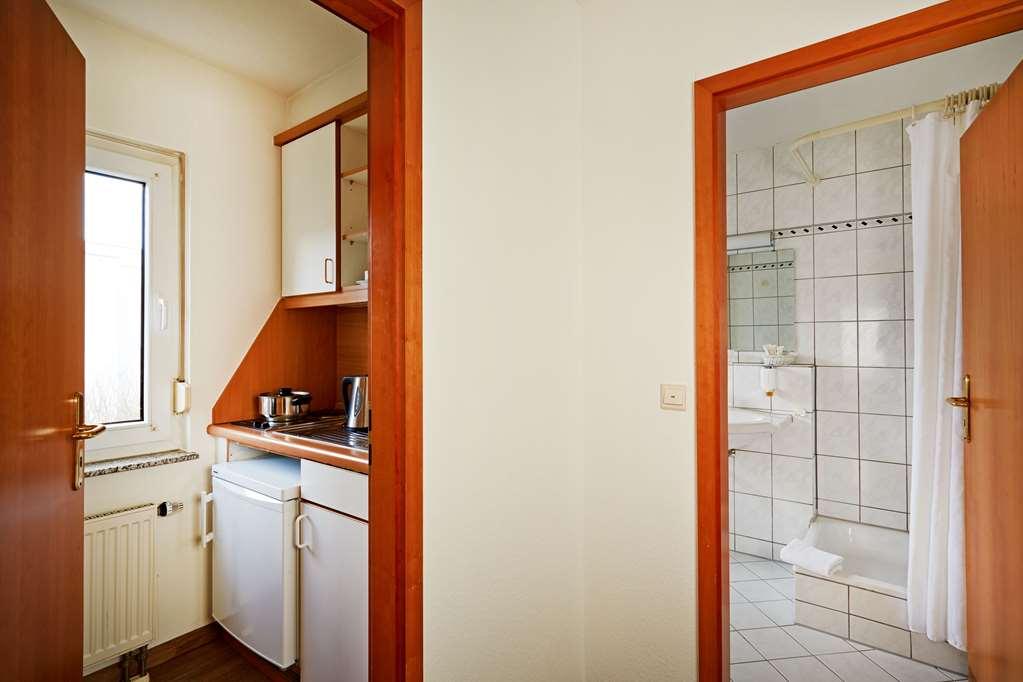 H+ Hotel Wiesbaden Niedernhausen Rom bilde