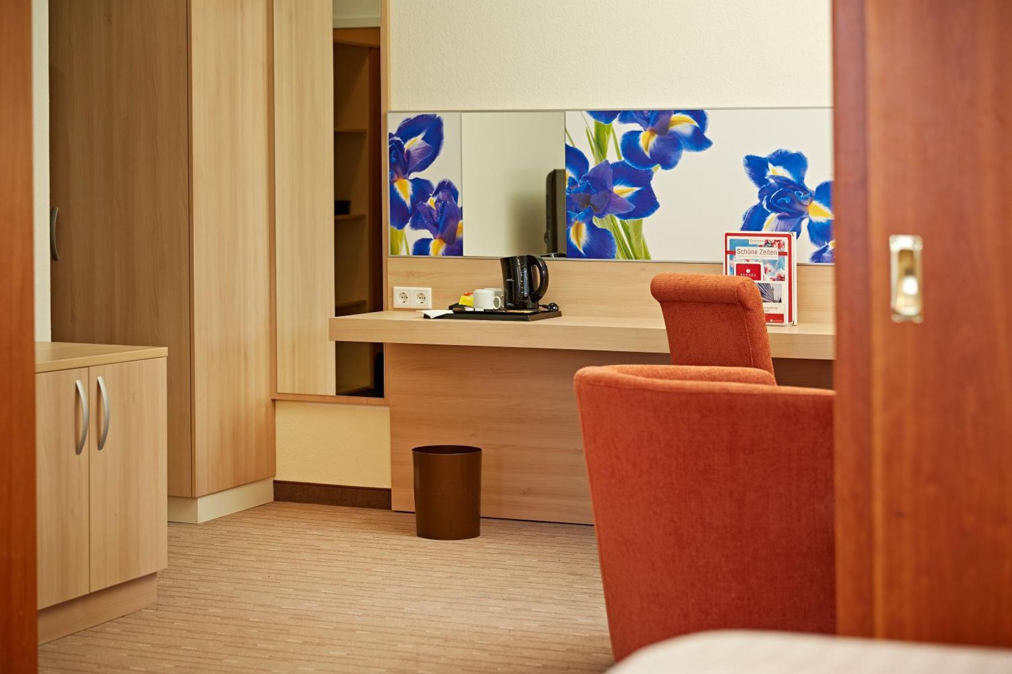 H+ Hotel Wiesbaden Niedernhausen Rom bilde