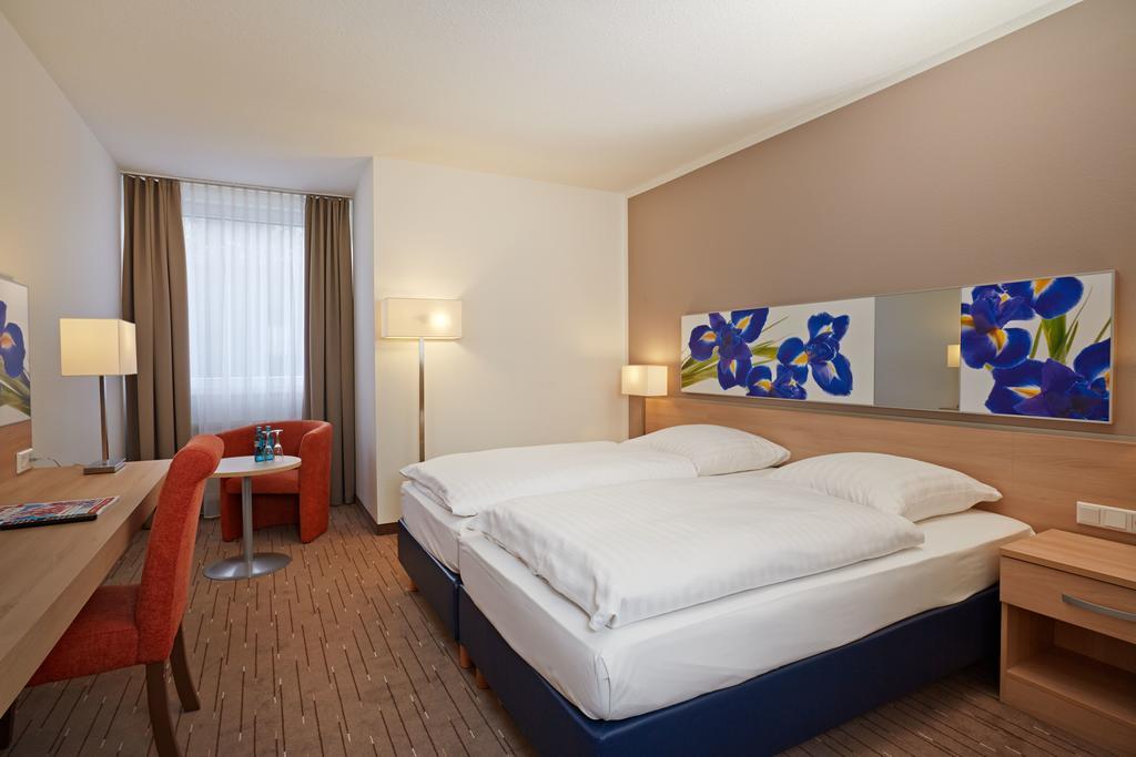 H+ Hotel Wiesbaden Niedernhausen Eksteriør bilde
