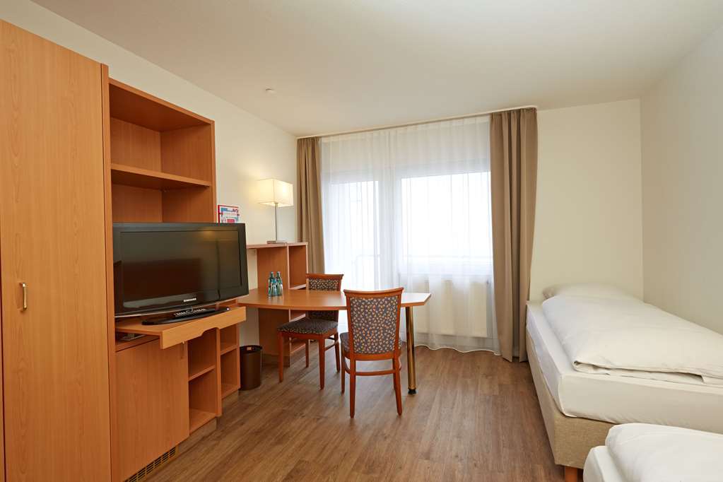 H+ Hotel Wiesbaden Niedernhausen Eksteriør bilde