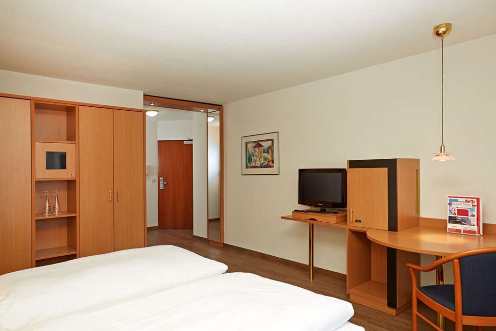 H+ Hotel Wiesbaden Niedernhausen Eksteriør bilde