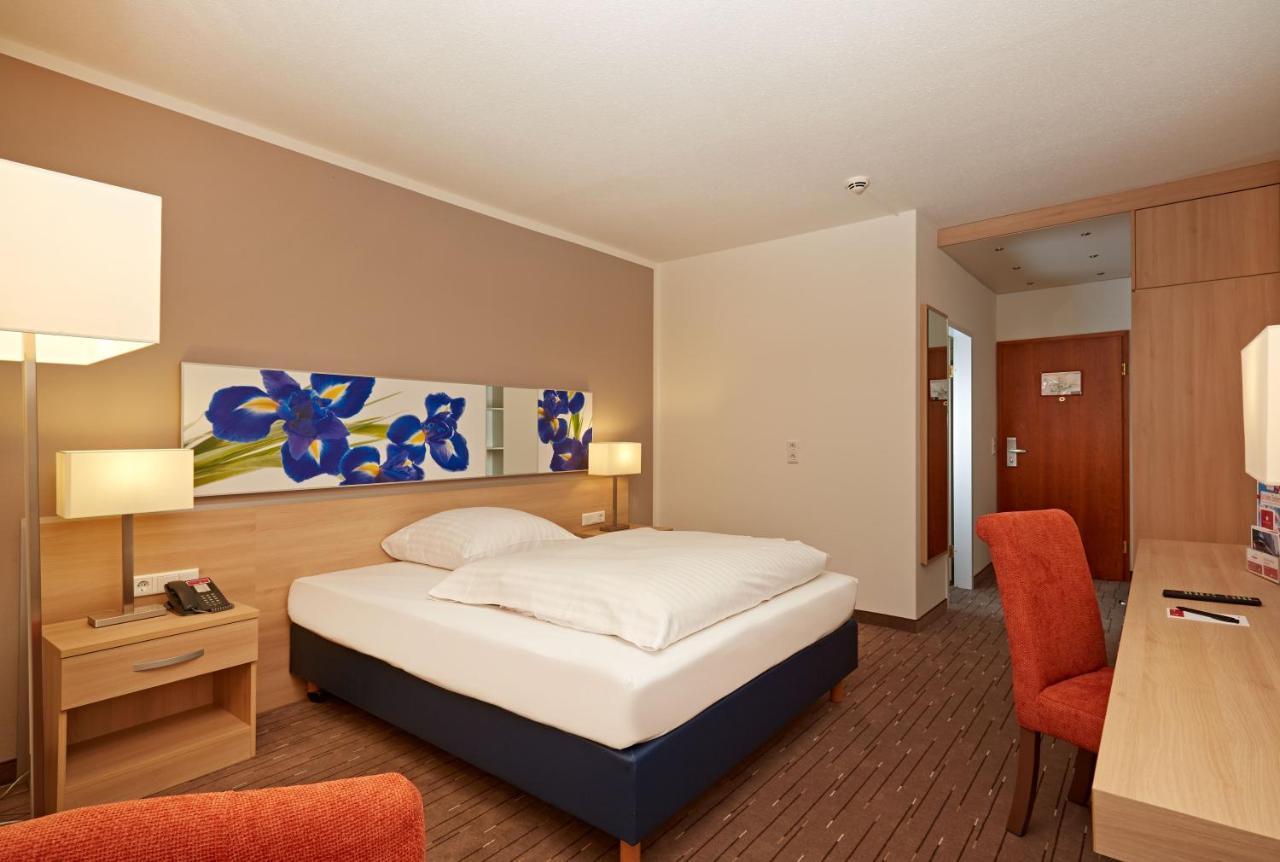 H+ Hotel Wiesbaden Niedernhausen Rom bilde